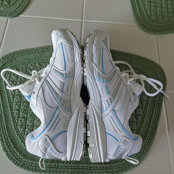 Danskin now sneakers - Picture 5 of 9